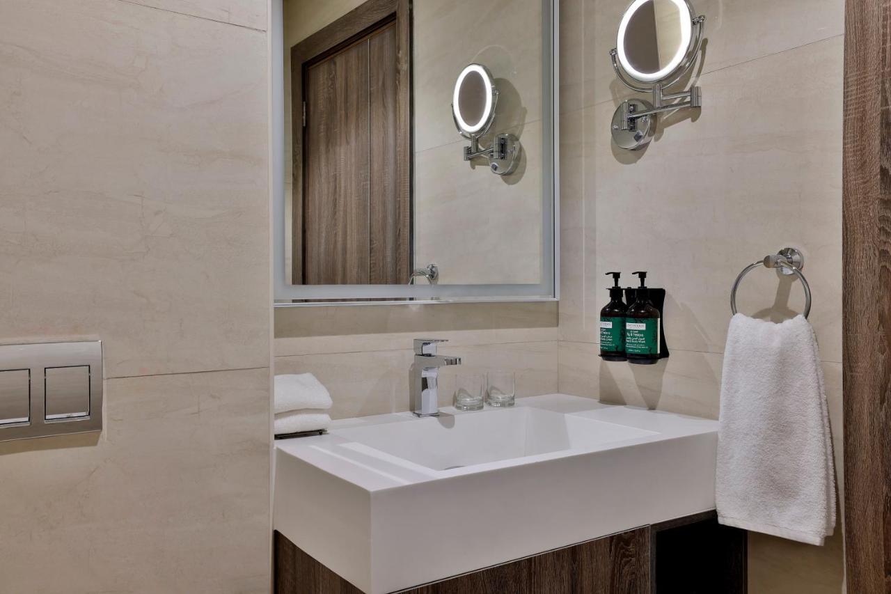 Voco Al Khobar By Ihg Hotel Ngoại thất bức ảnh Bathroom