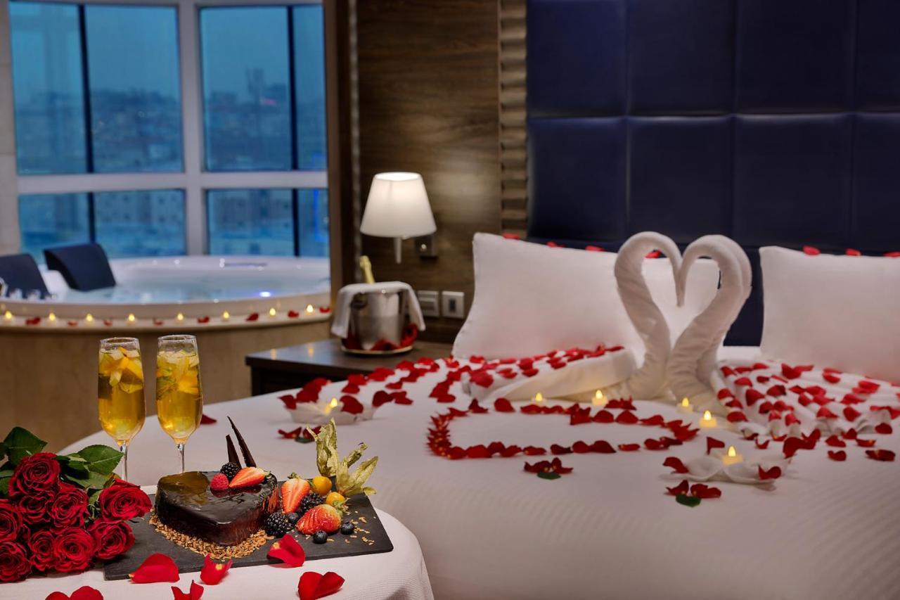 Voco Al Khobar By Ihg Hotel Ngoại thất bức ảnh A honeymoon suite