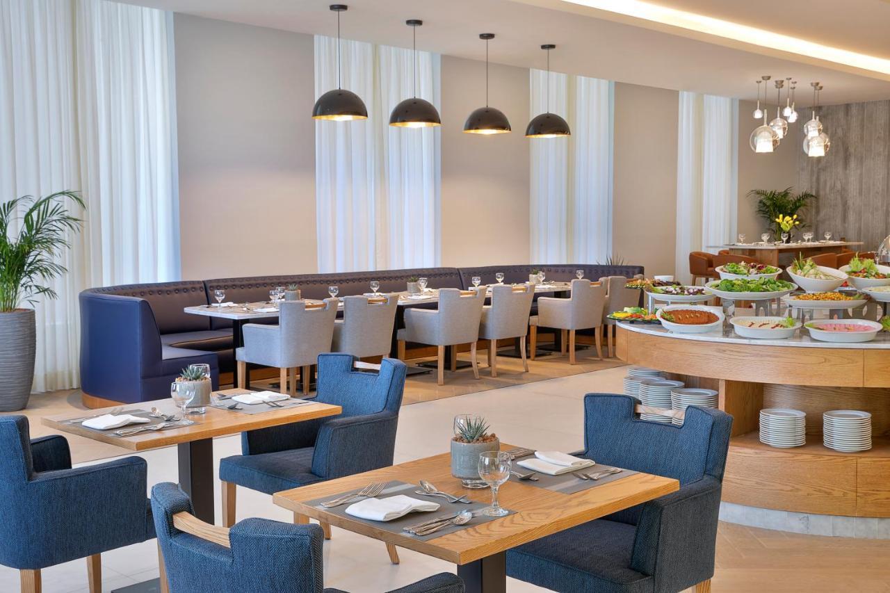 Voco Al Khobar By Ihg Hotel Ngoại thất bức ảnh The restaurant